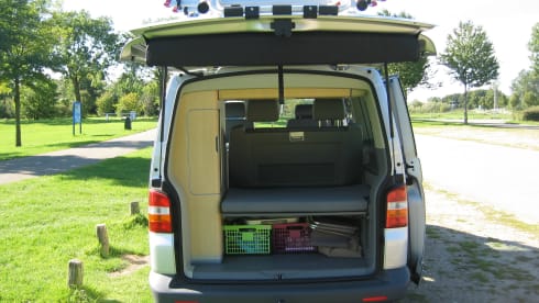 Bulli 2 – Budget bus camper Volkswagen California T5
