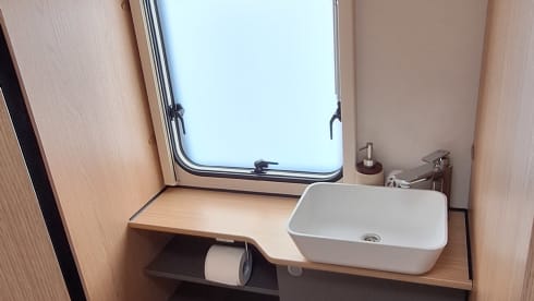 4-pers familie camper, LMC half integraal 2025