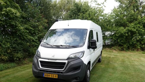 Hopper XL – Peugeot Bozer from 2018. Very complete interior