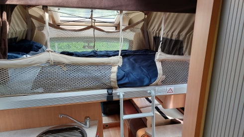 Complete luxury motorhome, 5 persons