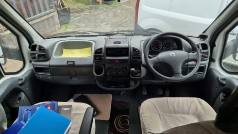 Family Explorer  – 4 berth Fiat bus from 2006