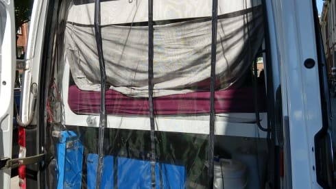 4p Mercedes-Benz bus from 2007