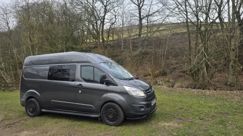 Big grey – 2 berth Ford Transit Custom campervan *HOT water + shower point* RIB Bed