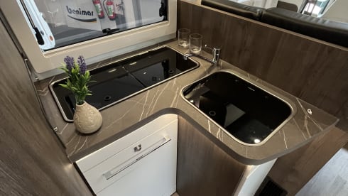 Cocoon 463 – 4p Benimar semi-integrated from 2024