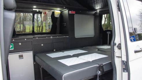 Stormtrooper – 3 berth Volkswagen campervan T5