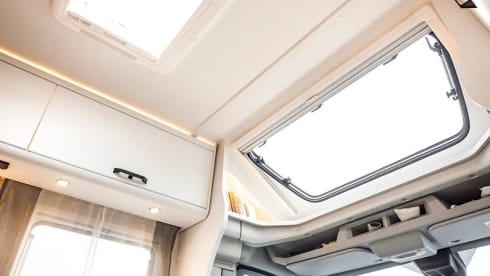 CamperKos – 5 p Sunlight T680 from 2024 with automatic transmission 