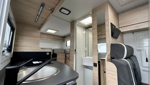 Zeitreise Wohnmobilvermietung No. 2 – Challenger S217 GA 'Sport Edition', winter-ready