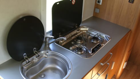Super Brig 677 TC – Spacious Super Brig 677 TC with 6 beds and XXL garage!