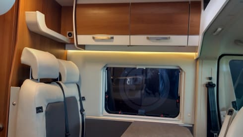 2p Knaus Vantourer bus from 2022 with spacious garage