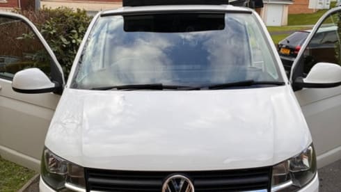 The Welsh Wanderer – 4 berth Volkswagen campervan from 2019