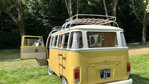De Bus – 2p Volkswagen campervan from 1980