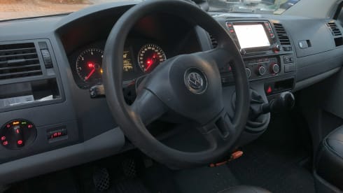 Saampjes – 4/5 Person Volkswagen T5 from 2012