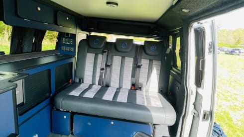 Bob – 4 berth VW Campervan (2023)
