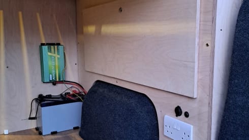 Daisy ✨ 🚐 ⛰️ 🌊  – Professionally converted Vauxhall Movano fully off-grid adventure Campervan