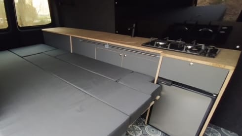 2 pers. Gezellige Camper met nieuw interieur !! – WINTER RATE, from 4 weeks rental, € 50.00 per day!   