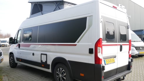 Pilote 6.40 meters, transverse bed, sleeping lifting roof!!