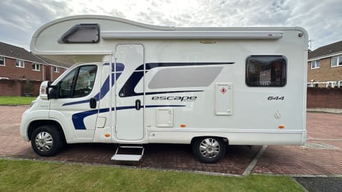 Maddy – 4 berth Fiat Swift Escape 644 from 2014