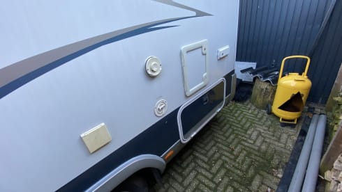 Hobby 595 alcove for 4/5 people