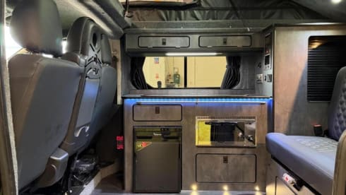Andys camper – Campervan Vauxhall Vivaro a 4 posti letto del 2019