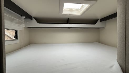 6p McLouis Glamys 320 alkoof bj 2024