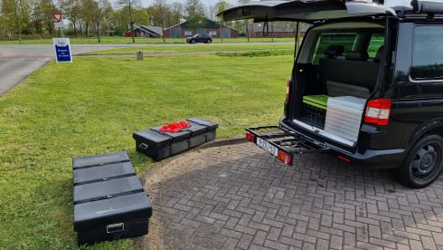 Black 2.5 TDI Multivan T5 Highline Camperbus