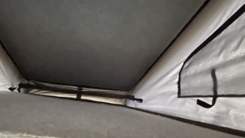 Stan – 4 berth 3 seatbelts Volkswagen campervan from 2014