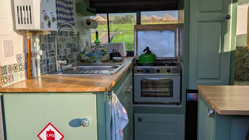 Eden – Beautiful, 3 Berth, Off Grid Conversion 
