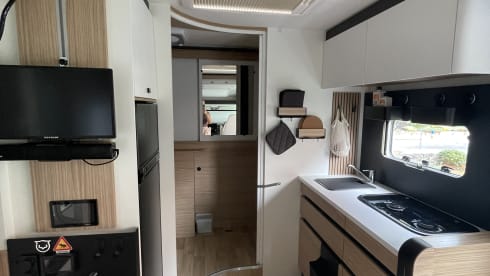 Superdelux campertje – 2p Pilote P690D EXPRESSION semi-integrated from 2025