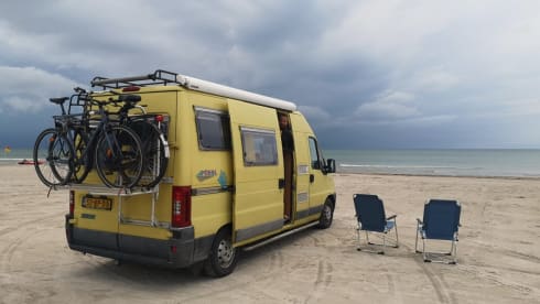 Cozy and convenient bus to travel through Europe