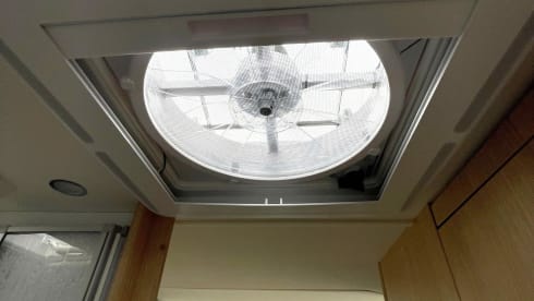 Top Ausstattung LMC H730 G Automatik