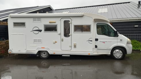on tour – 4p Renault semi-integrated from 2006