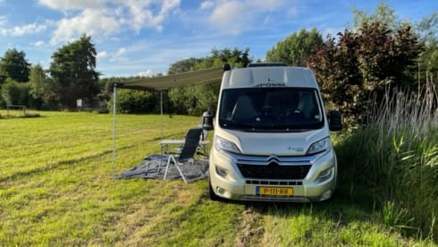 Gouden koets – An almost new Possl 2Win Plus camper from 2020, Euro6 and 141 hp