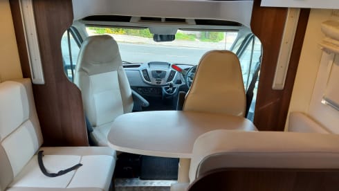 South Coast Explorer – 4 berth Roller Team Coachbuilt from 2017