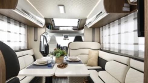 Huey – 6 Berth Rollerteam 707 New for 2023