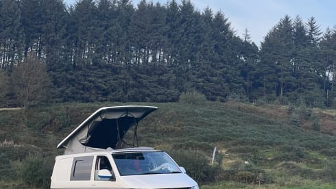 Otis – VW T5 campervan, 4 berth, off grid