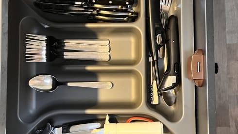 Den Trotter – Den Trotter - Sunlight Adventure 