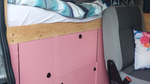 Fine self-build Opel Movano bus