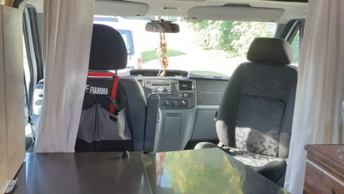 Nomadje – 2p Ford bus uit 2010