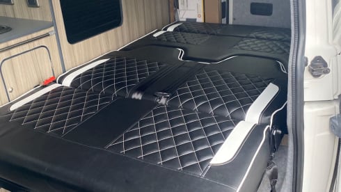 WILFY – 4 berth Volkswagen bus from 2016