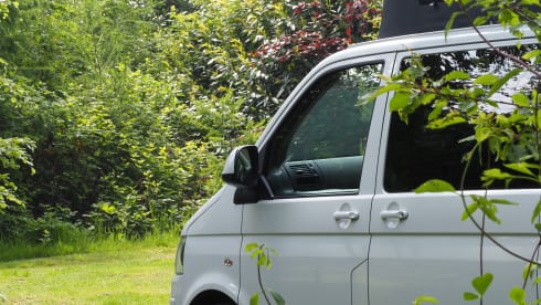 Luna – Luna luxury VW campervan SW everything included 