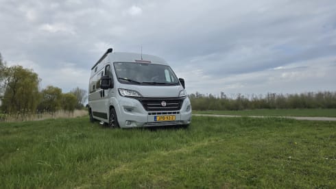 The nardo grey lander  – Autobus Carado 2p del 2019