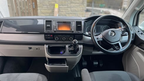 Sunny Scotland Campers  – Volkswagen transporter, sleeps 2 and pet friendly