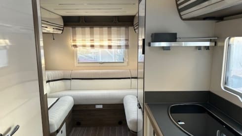 Oscar  – 4 berth Roller Team semi-integrated from 2023