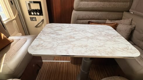 Luxe Adria Coral-enkele bedden-volledig uitgerust