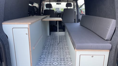 2 pers. Gezellige Camper met nieuw interieur !! – WINTER RATE, from 4 weeks rental, € 50.00 per day!   