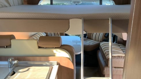 EXTRA DAYS Available Luxury Super Cozy Camper king-size bed / full air conditioning