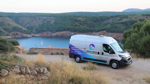 Van for 2 - Surftrip