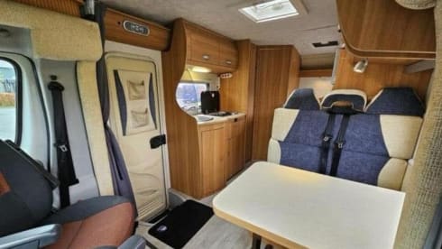 Camperverhuurvalencia.com – Nice camper for rent in Valencia