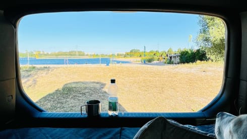 Dirt – Mercedes V-class off-road camper van