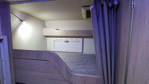 Camping-Car Capucine 5 places, avec climatiseur cellule.